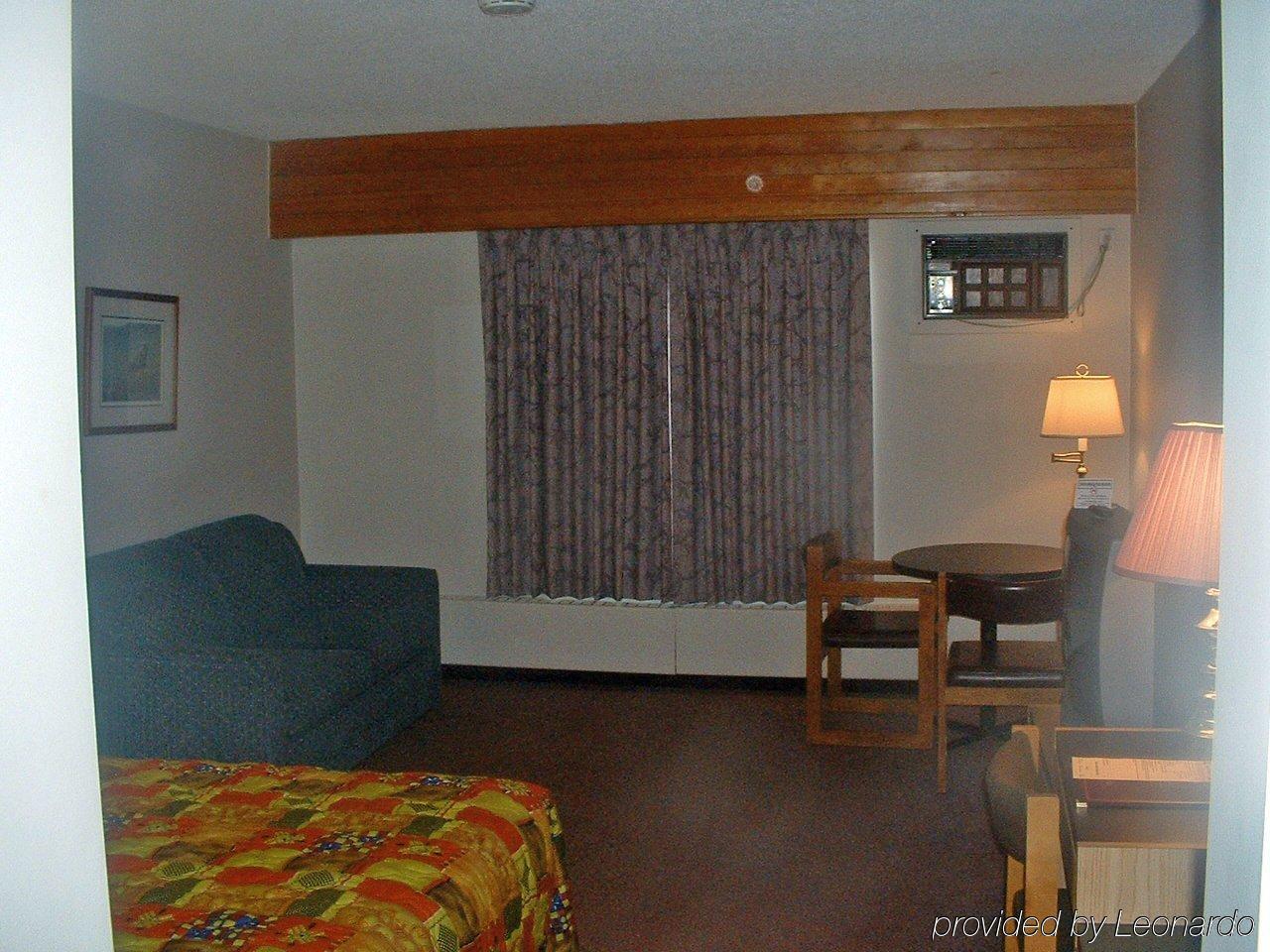 Walking Eagle Inn & Lodge Rocky Mountain House Kamer foto